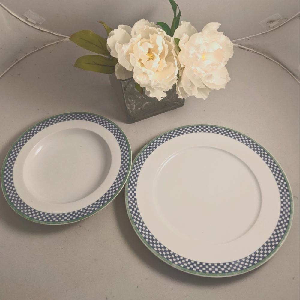Villeroy & Boch Switch3 Castell Set includes Rimmed Soup Bowl and Dinner Plate